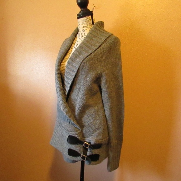 Moda International Women's Chunky Gray Wrap Sweater - Picture 3 of 5